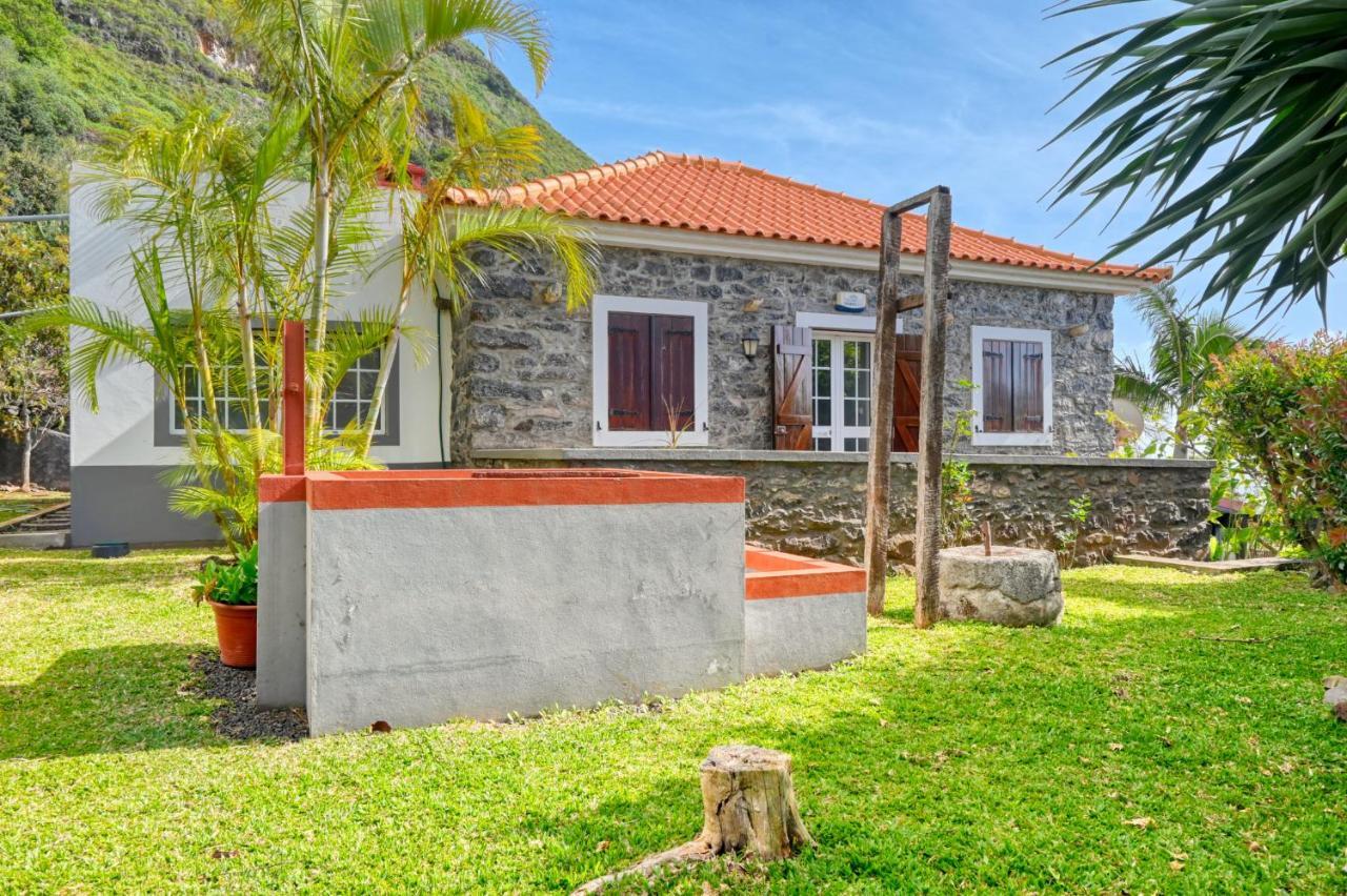 Casa Do Pombal, A Home In Madeira アルコ・ダ・カリェタ エクステリア 写真