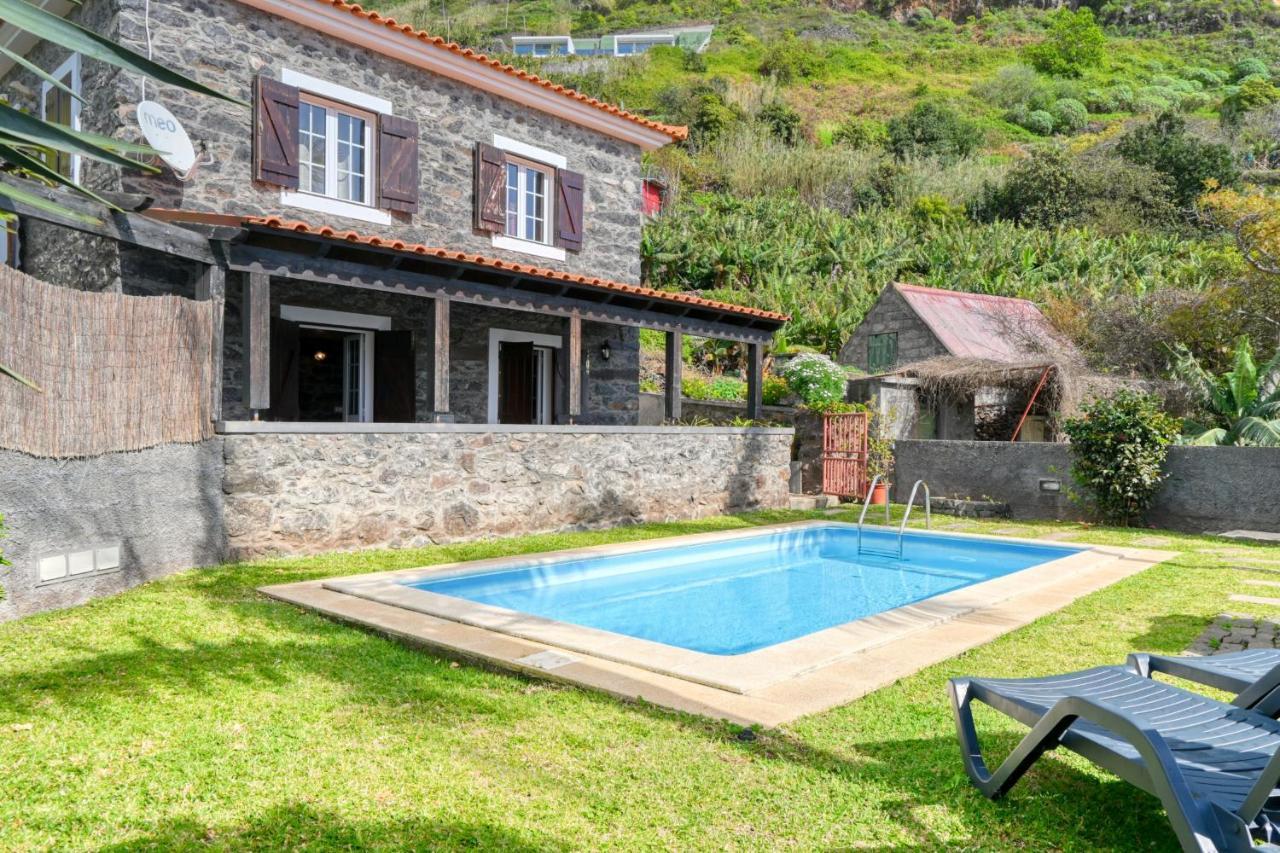Casa Do Pombal, A Home In Madeira アルコ・ダ・カリェタ エクステリア 写真