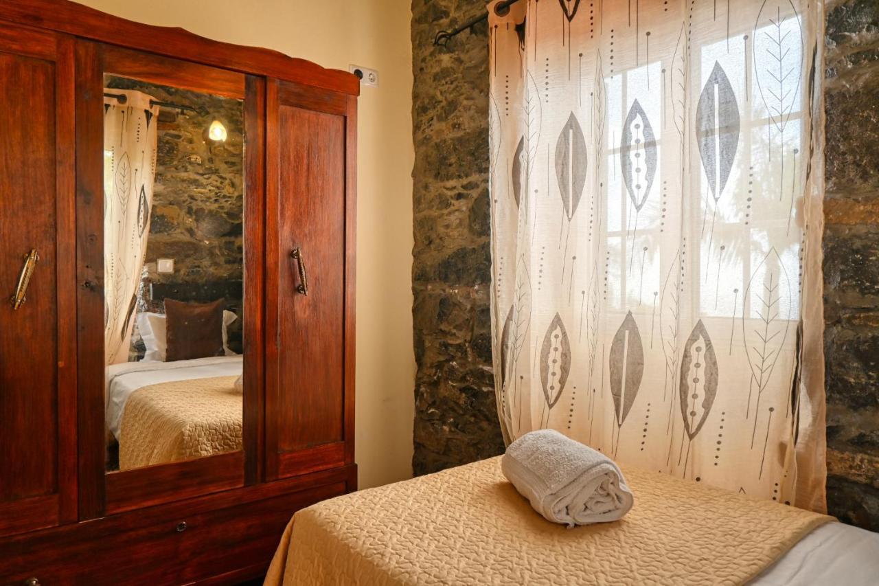 Casa Do Pombal, A Home In Madeira アルコ・ダ・カリェタ エクステリア 写真