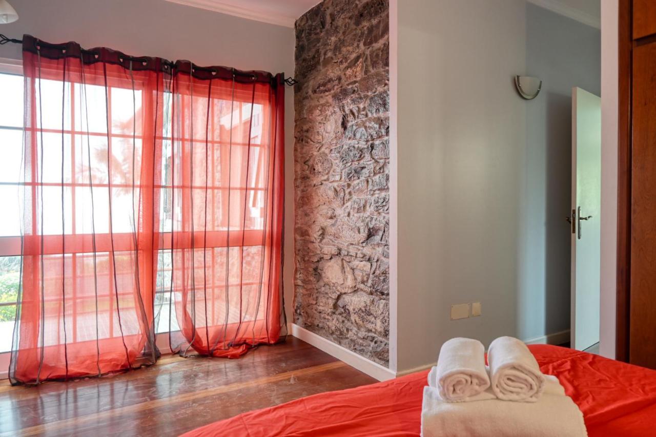 Casa Do Pombal, A Home In Madeira アルコ・ダ・カリェタ エクステリア 写真