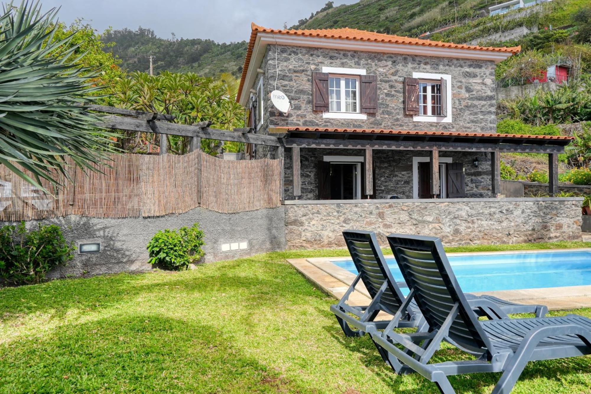 Casa Do Pombal, A Home In Madeira アルコ・ダ・カリェタ エクステリア 写真
